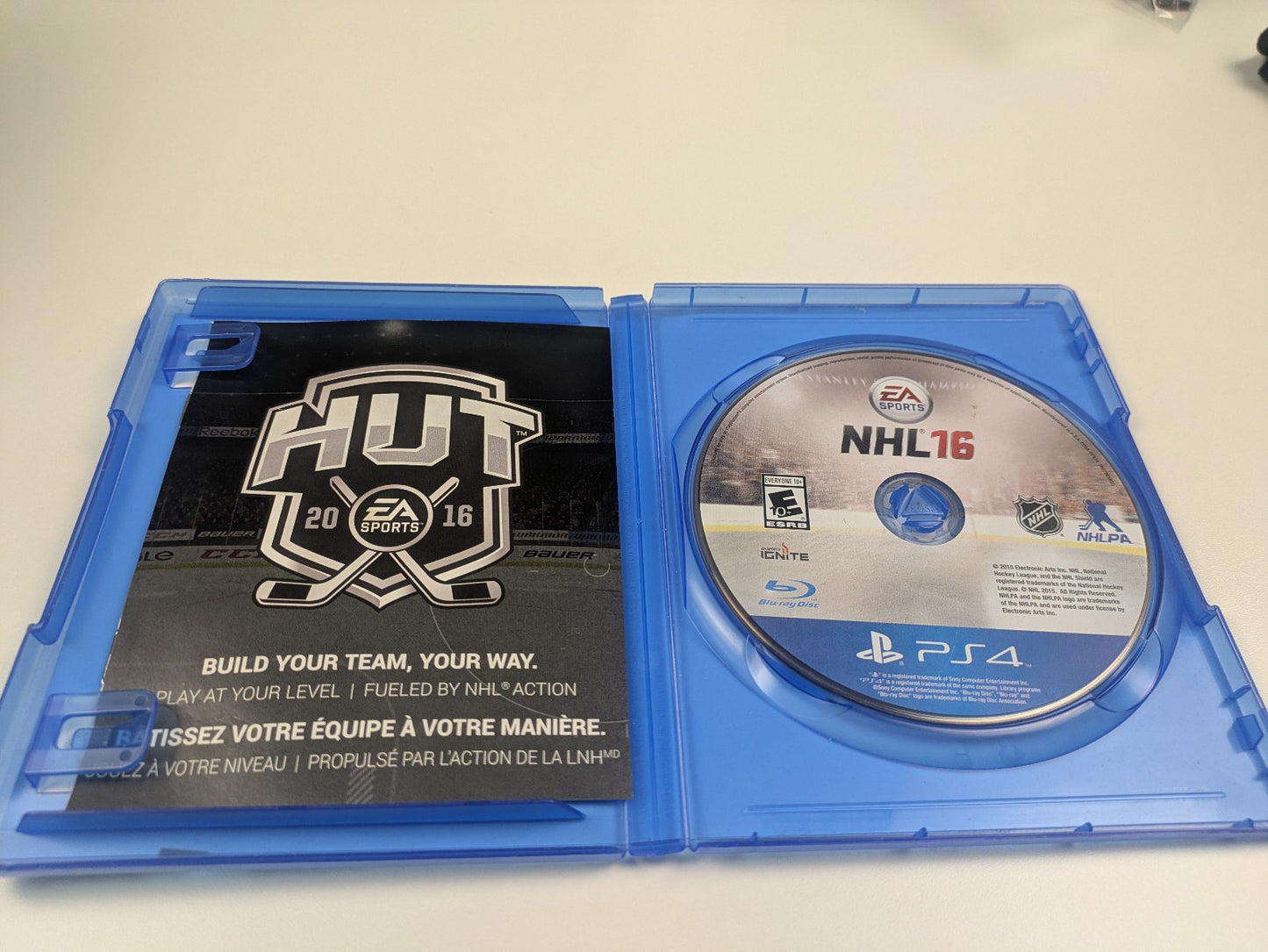 EA Sports NHL 16 (PS4, 2015) CIB