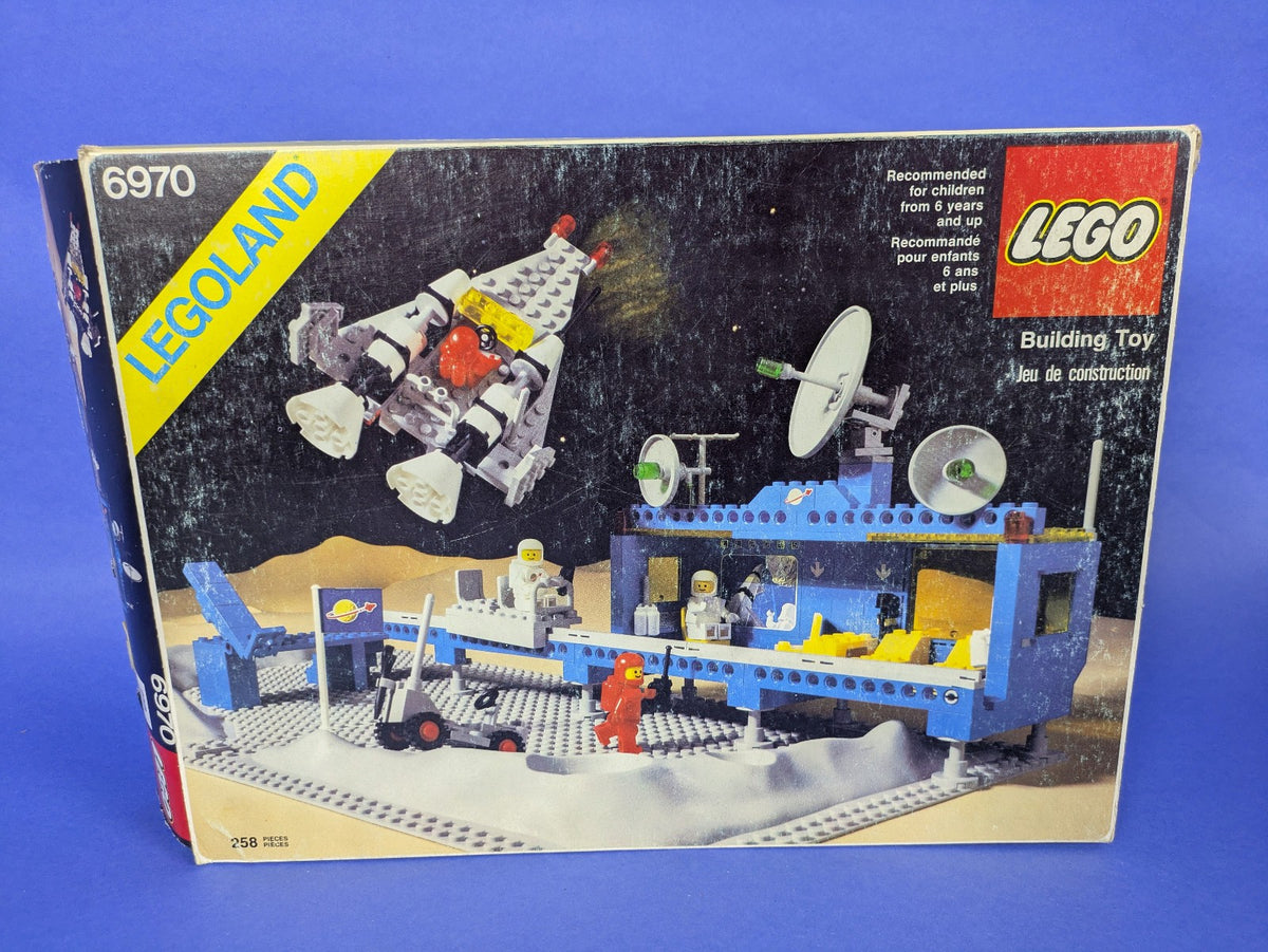 Lego Space: Classic Space: Beta-1 Command Base 6970 & Mobile Rocket Launcher 897
