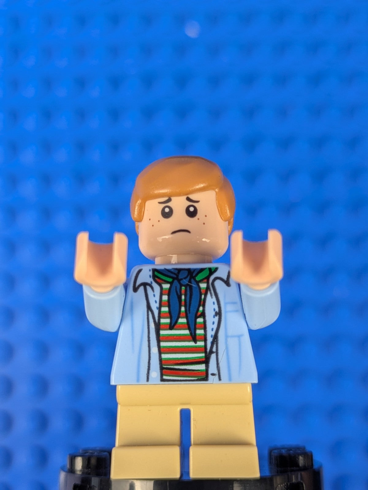 Lego Jurassic World: Tim Murphy - Bright Light Blue Shirt jw030 Set 75932