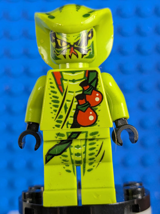 Lego NINJAGO: Rise of the Snakes: Lasha - Red Vials njo0051 Set 9447