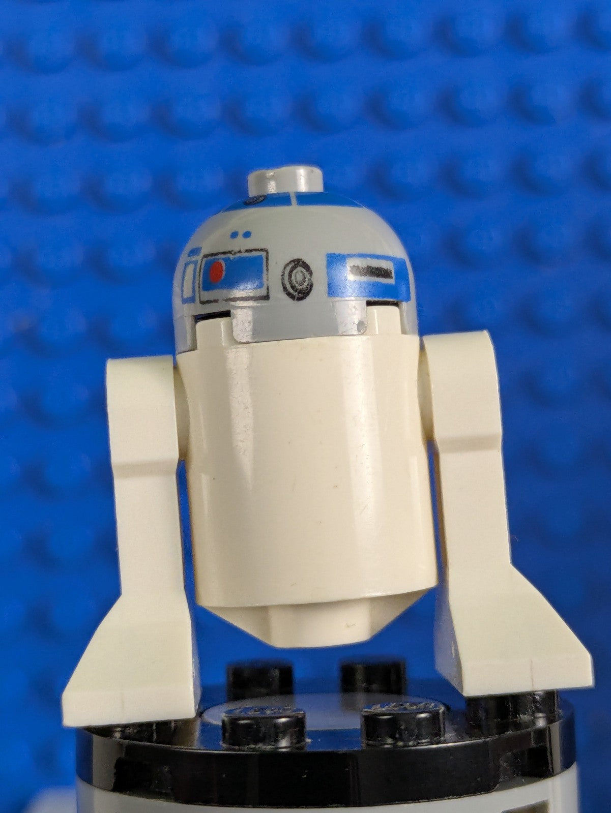 Lego Star Wars: Episode 4-6: R2-D2 - Astromech Droid sw0217a Set 75020