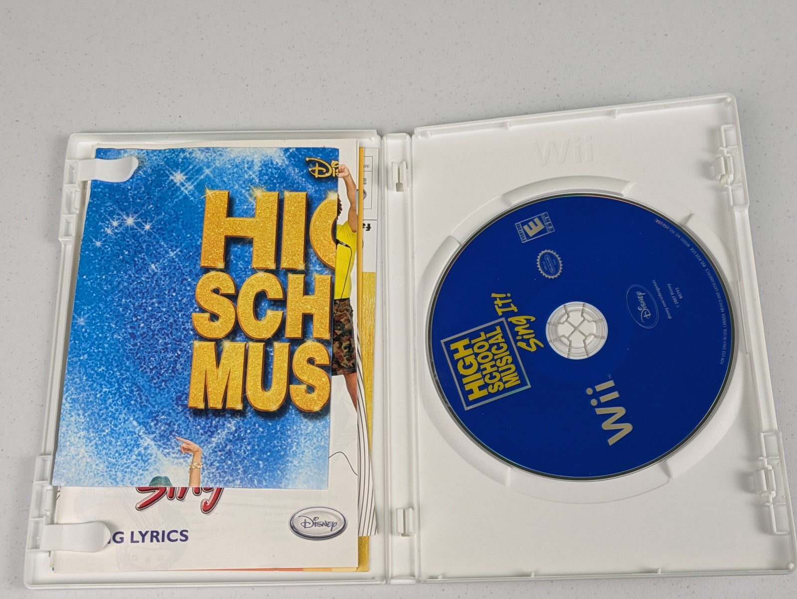 High School Musical: Sing It! (Nintendo Wii, 2007) CIB