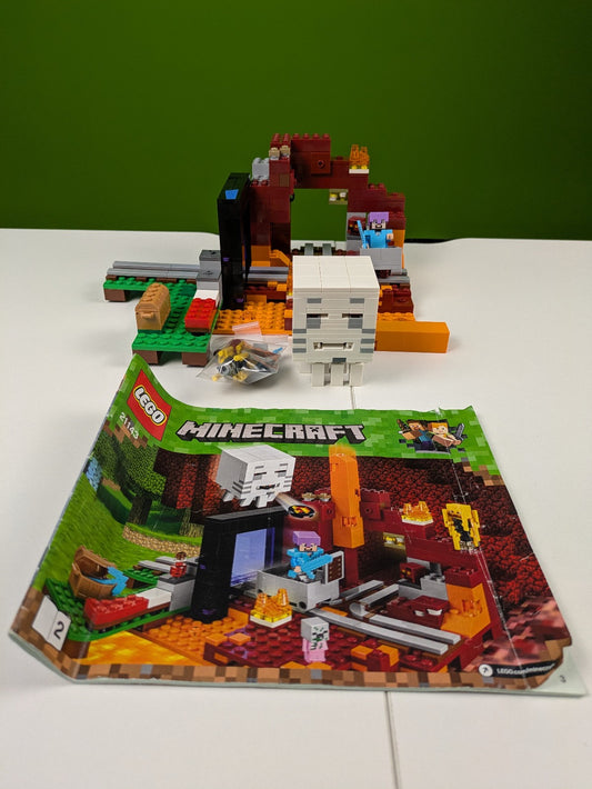 Lego Minecraft: The Nether Portal Set 21143 - w/ Instructions