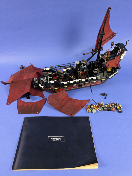 Building Blocks: Pirates of the Caribbean Queen Anne's Revenge 4195 Non-Genuine
