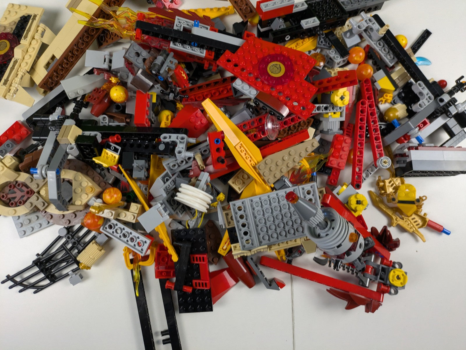 Lego LEGENDS OF CHIMA: Bike, Eagle, Fire Temple Triple Set 70146, 70003, & 70007