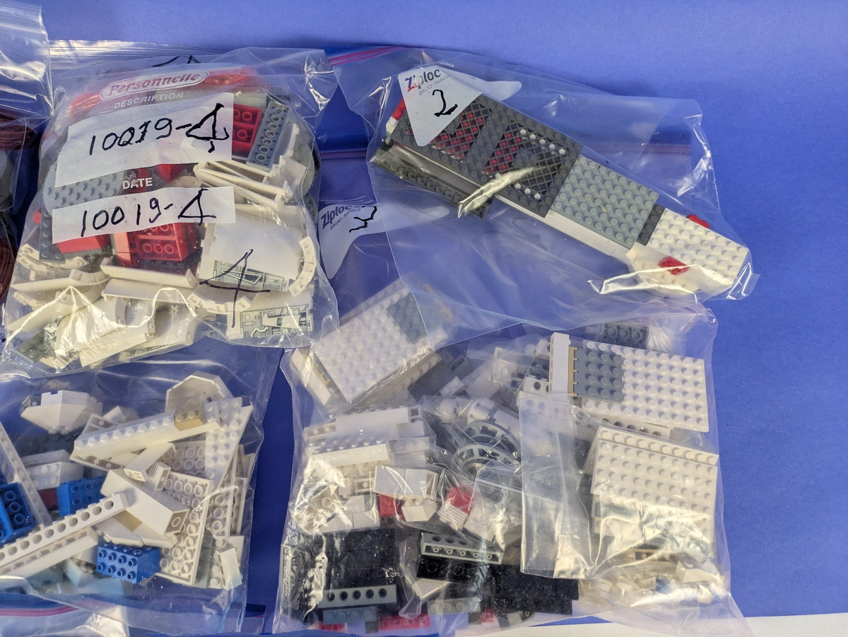 Lego Star Wars: Ultimate Collector Series: Rebel Blockade Runner - UCS Set 10019
