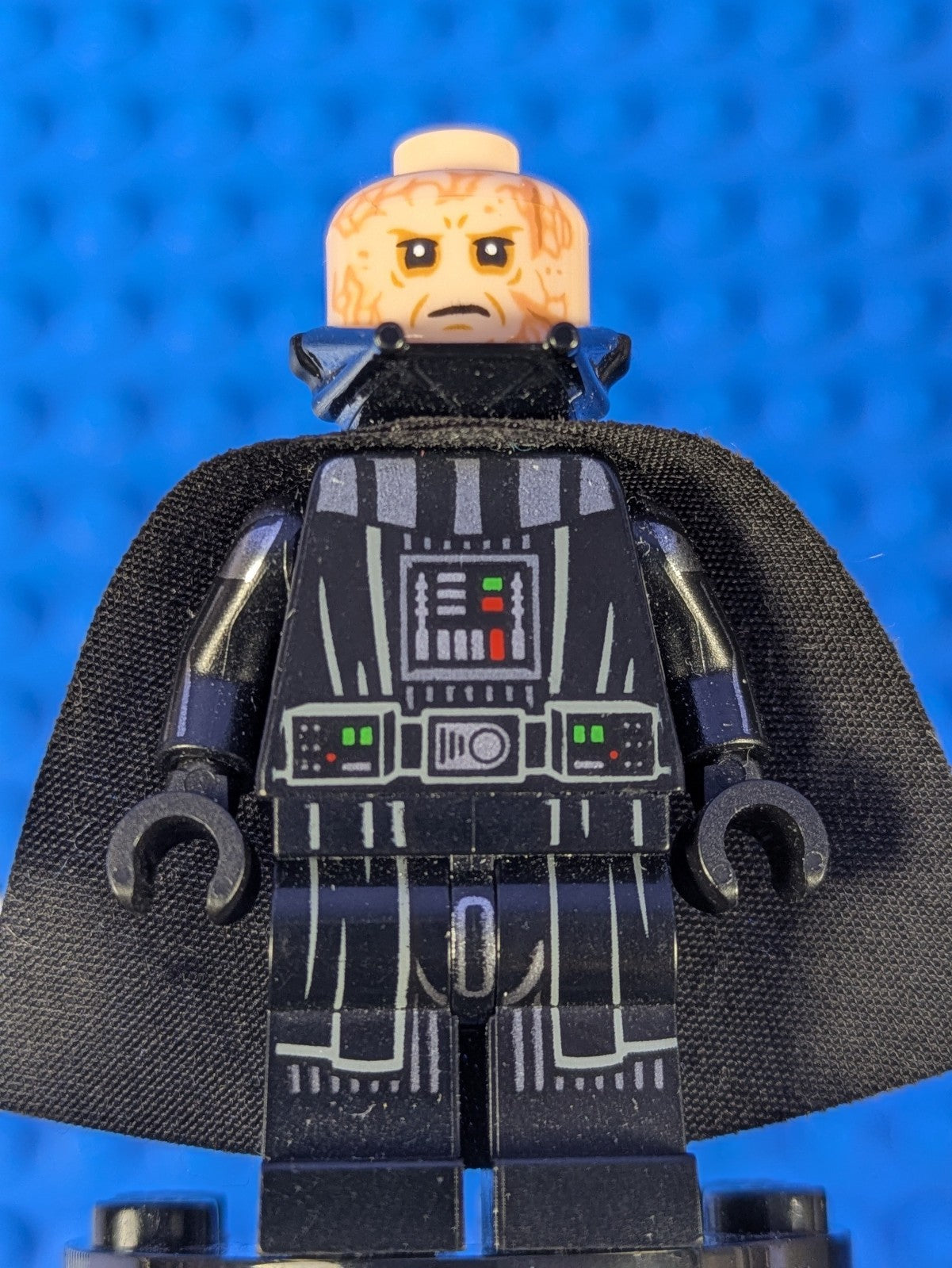 Lego Star Wars: Darth Vader - Light Nougat Head Printed Arms sw1228 Set 75334