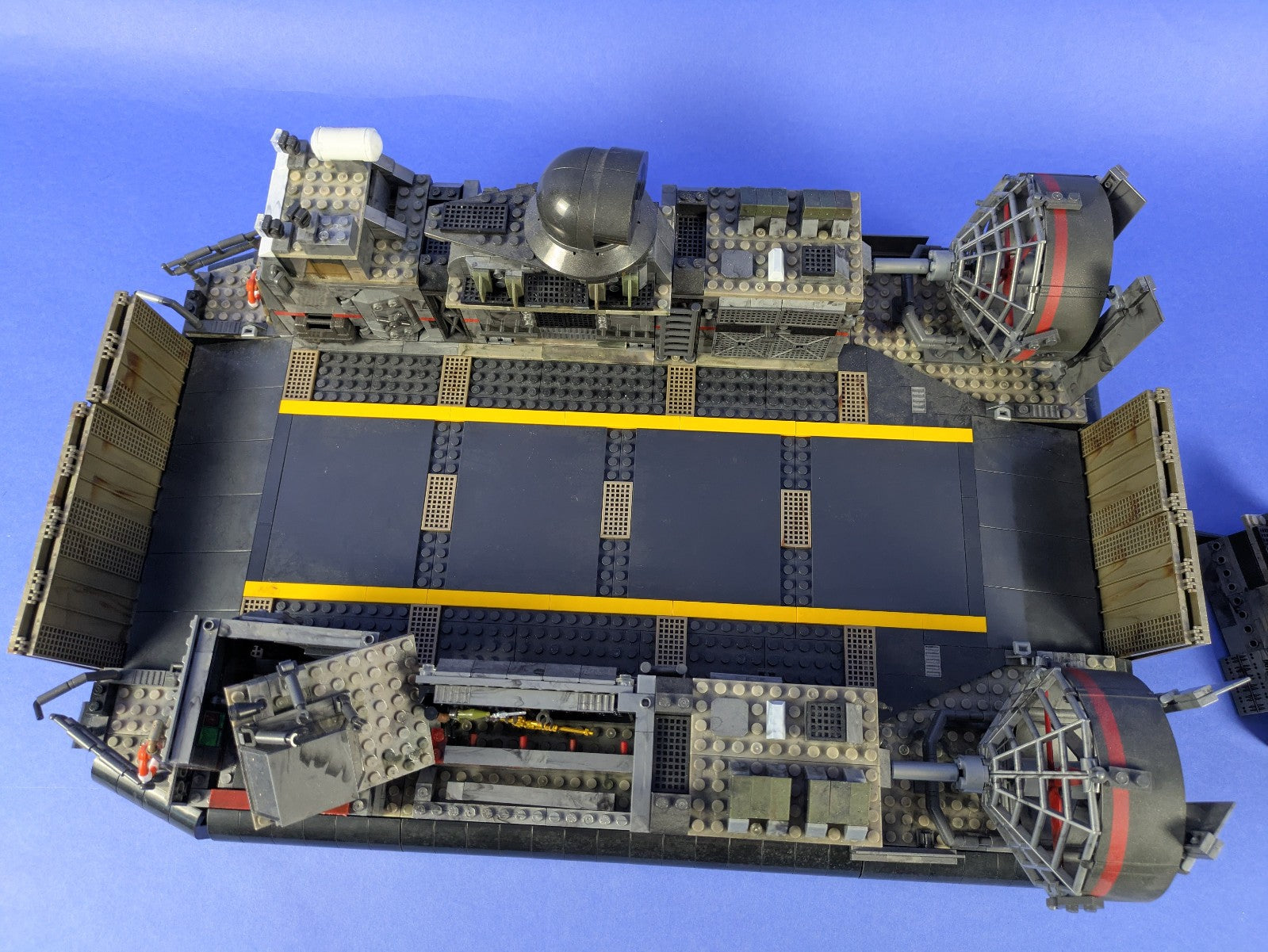 Mega Bloks Call of Duty Hovercraft Set DCL07 06859 - Hovercraft Only!