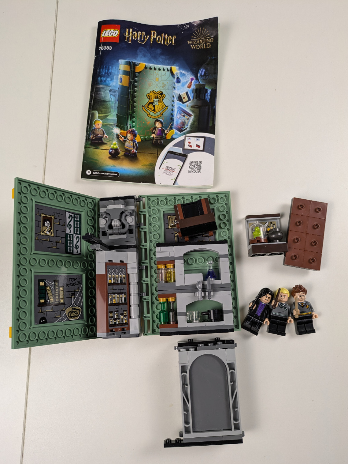 Lego Harry Potter: Hogwarts Moment: Potions Class Set 76383 - w/ Instructions