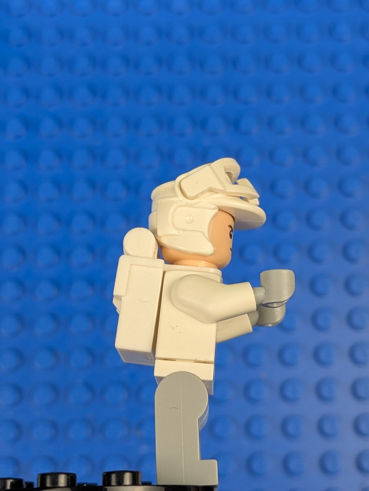 Lego Star Wars: Hoth Rebel Trooper White Uniform (Frown) sw0708 Set 75098