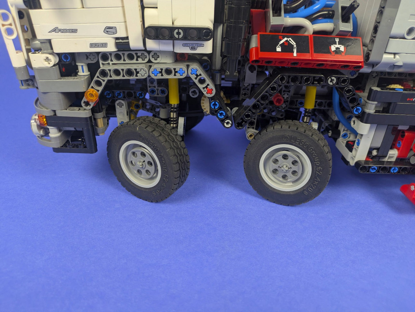 Lego Technic: Mercedes-Benz Arocs 3245 42043 - Complete w/ Instructions