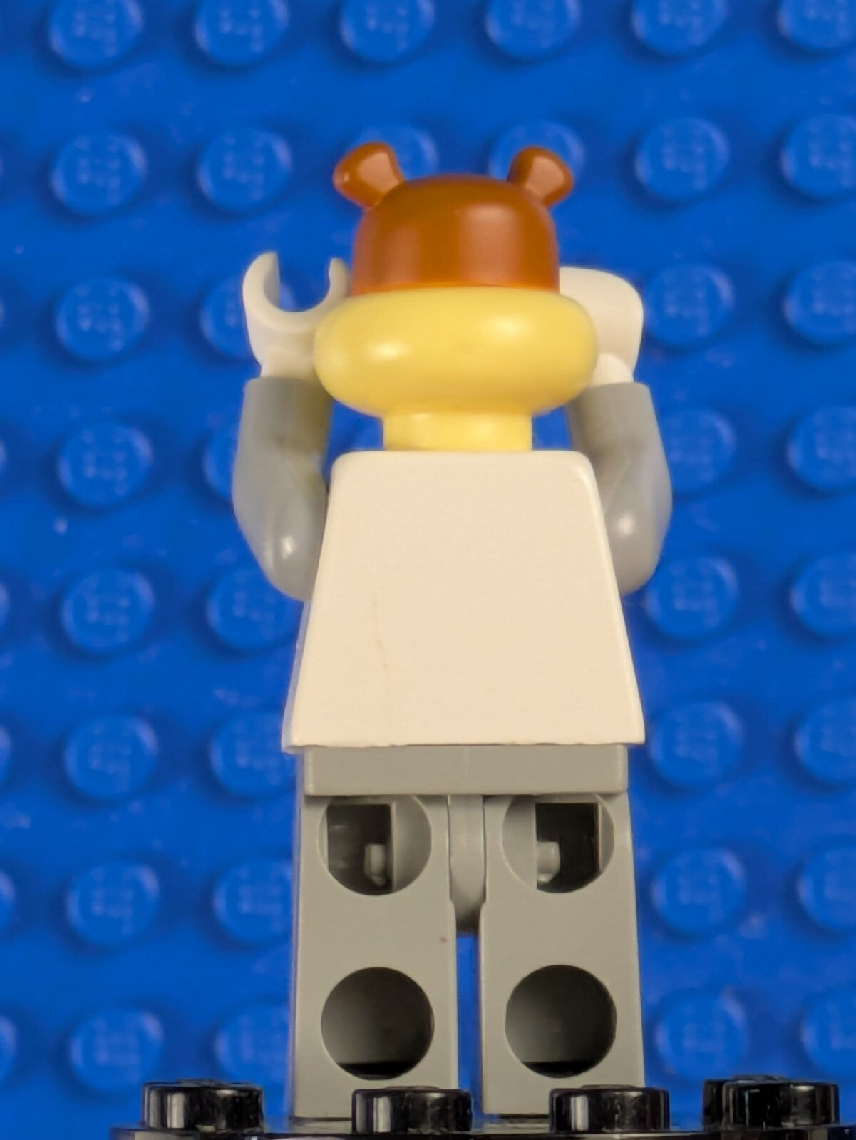 Lego SpongeBob SquarePants: General: Sandy Cheeks no Helmet bob012 Set 3831