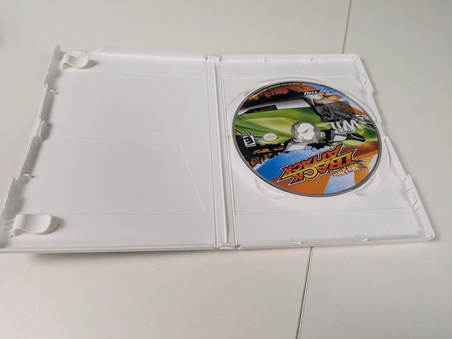 Hot Wheels: Track Attack (Nintendo Wii, 2010) CIB