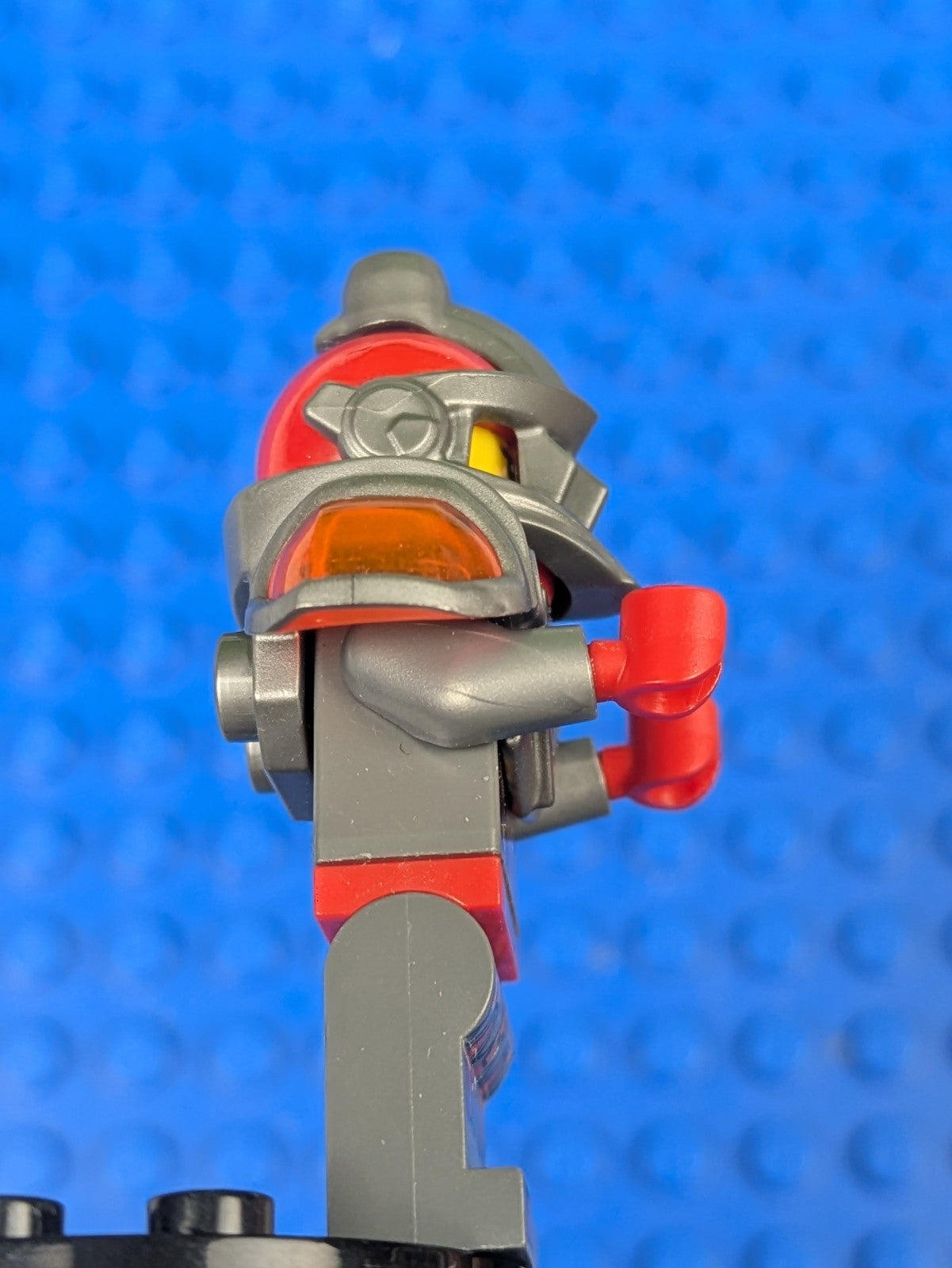 Lego NEXO KNIGHTS: Macy Halbert - Flat Silver Visor and Armor nex016 Set 70323
