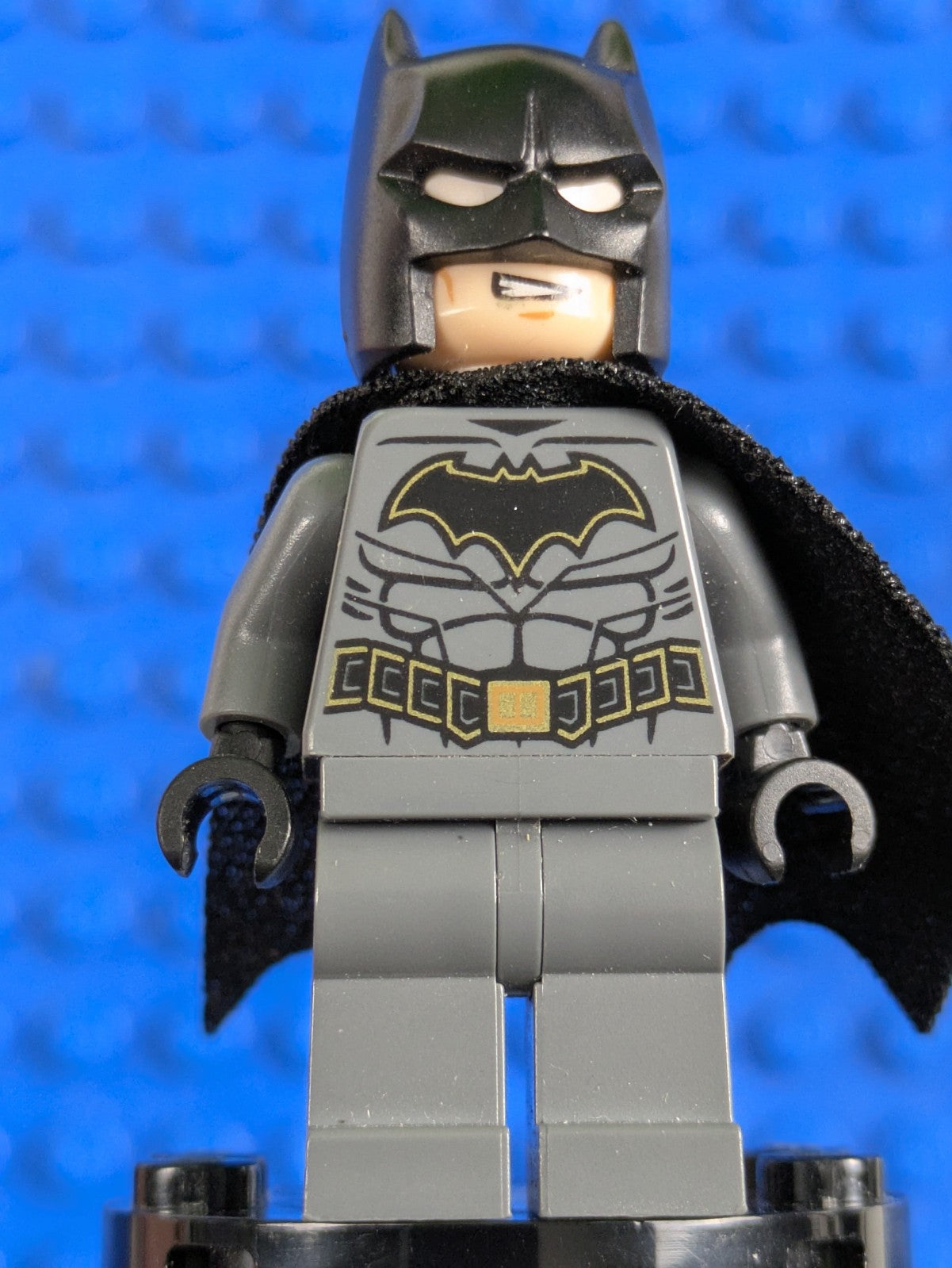 Lego Super Heroes: Batman - Dark Bluish Gray Suit sh0589 Set 76122