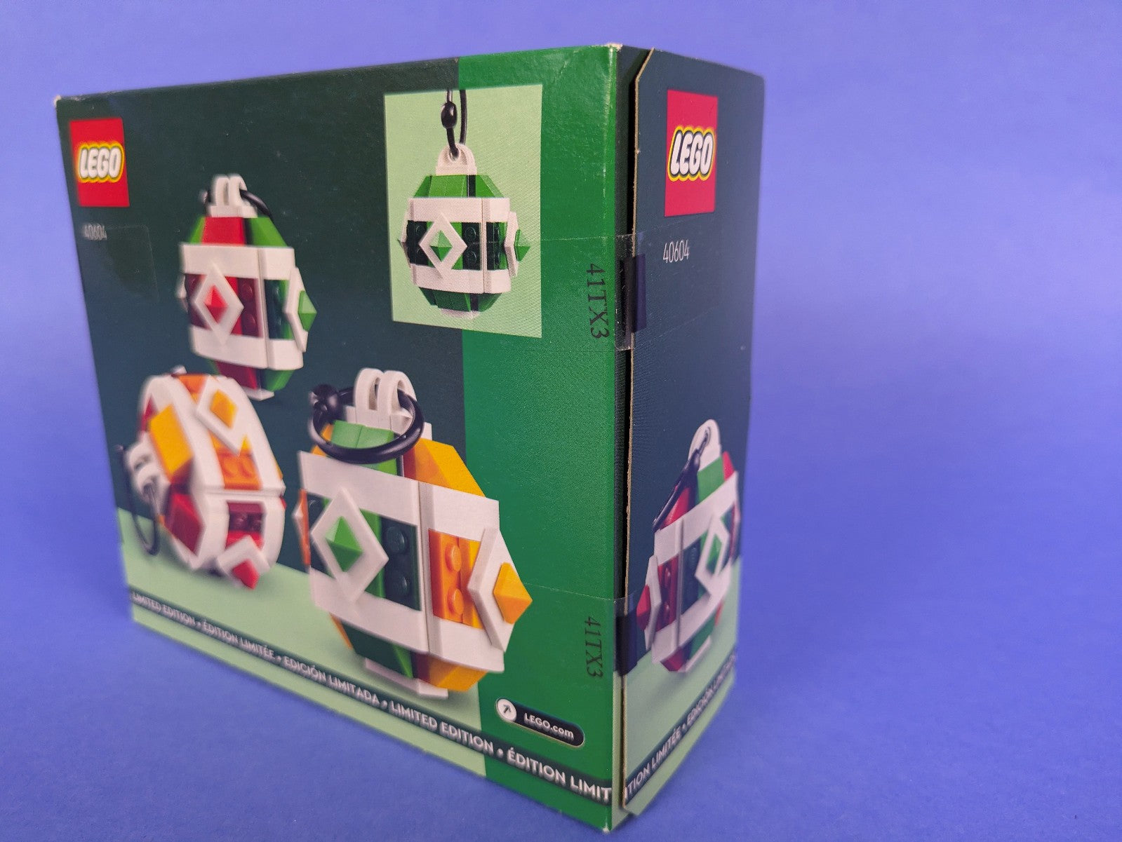 Lego Holiday & Event: Christmas: Christmas Decor Set 40604