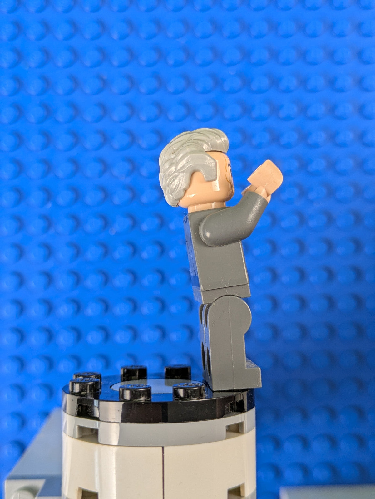 Lego Star Wars: Grand Moff Wilhuff Tarkin - Swept Back Hair sw0770 Set 75159