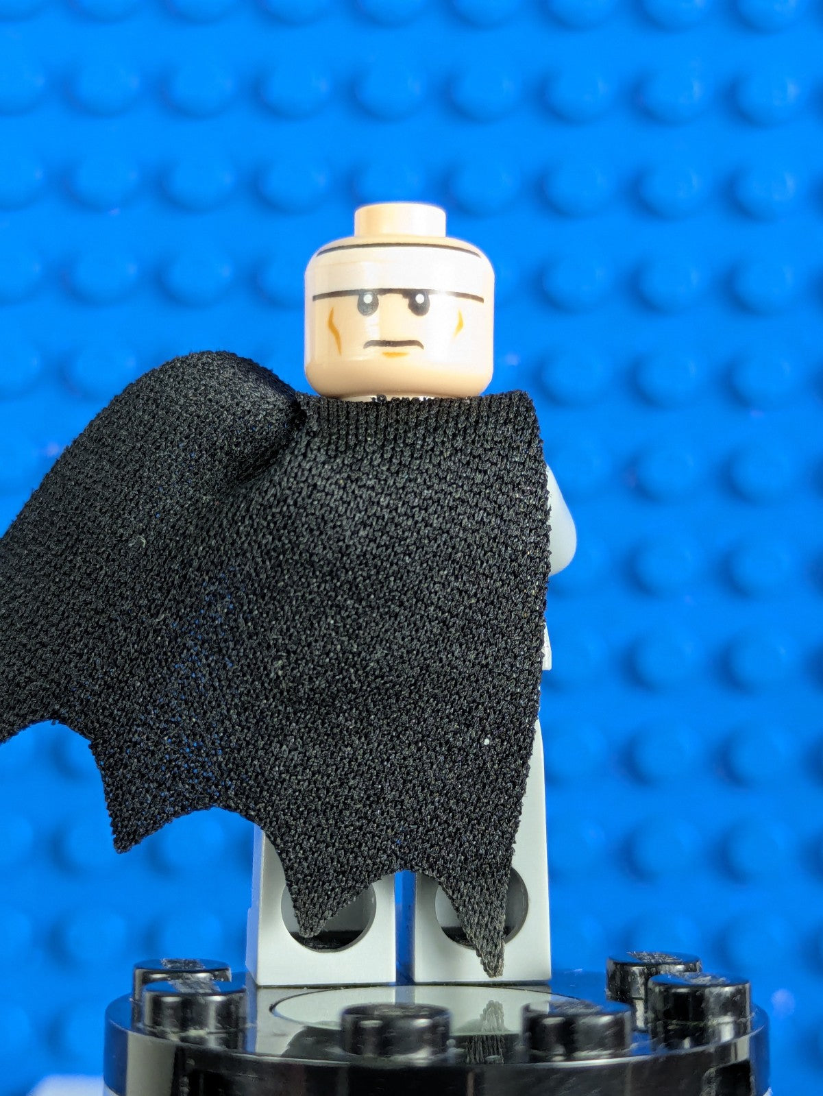 Lego Super Heroes: Batman - Light Bluish Gray Suit sh0552 Set 76117