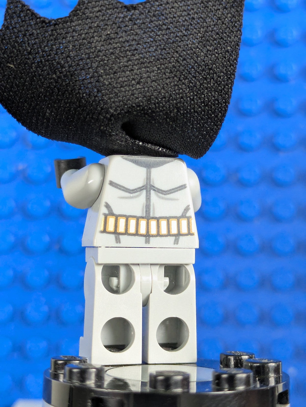 Lego Super Heroes: Batman - Light Bluish Gray Suit sh0552 Set 76117