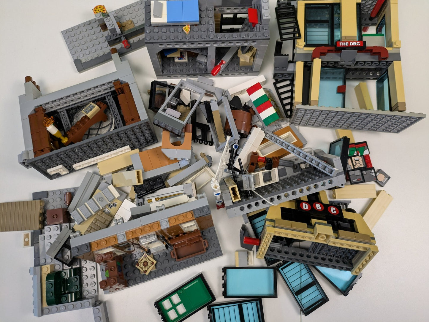 Lego Super Heroes: Ultimate Spider-Man Daily Bugle Showdown Incomplete Set 76005