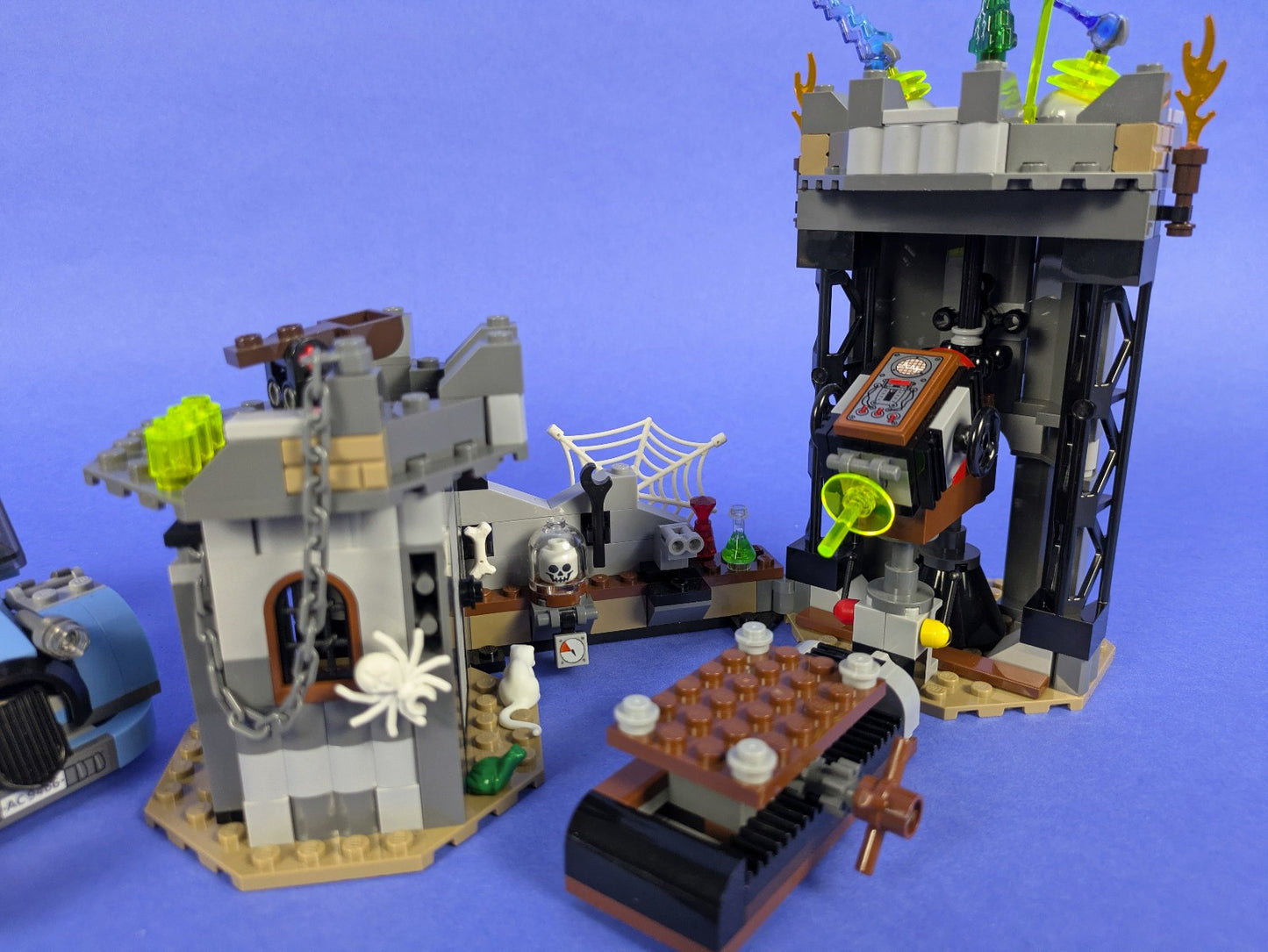 Lego Monster Fighters: The Crazy Scientist & His Monster 9466