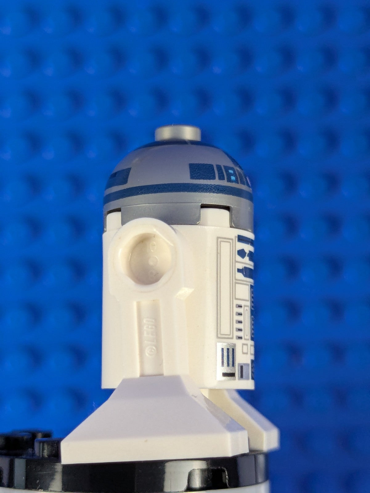 Lego Star Wars: R2-D2 - Flat Silver Head Astromech Droid sw0527a Set 75059