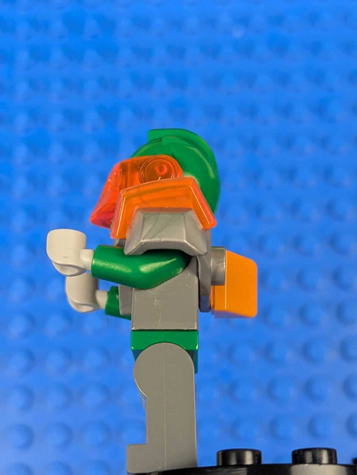 Lego NEXO KNIGHTS: Aaron Fox - Trans-Neon Orange Visor nex068 Set 70355
