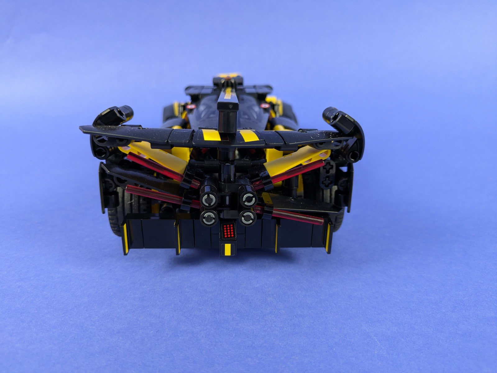 Lego Technic: Model: Race: Bugatti Bolide Set 42151 Complet Set
