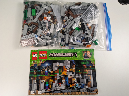 Lego Minecraft: The Bedrock Adventures Set 21147