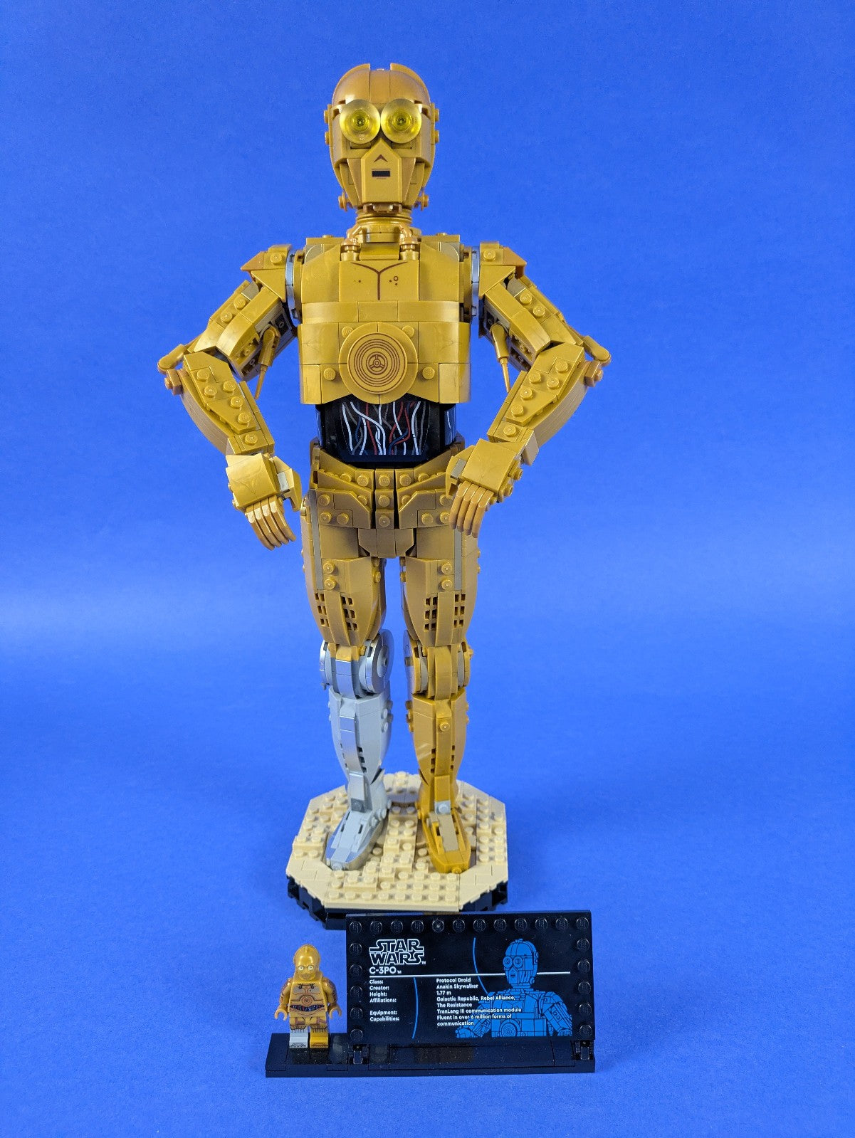 Lego Star Wars: Sculptures: C-3PO Set 75398 Complete Set