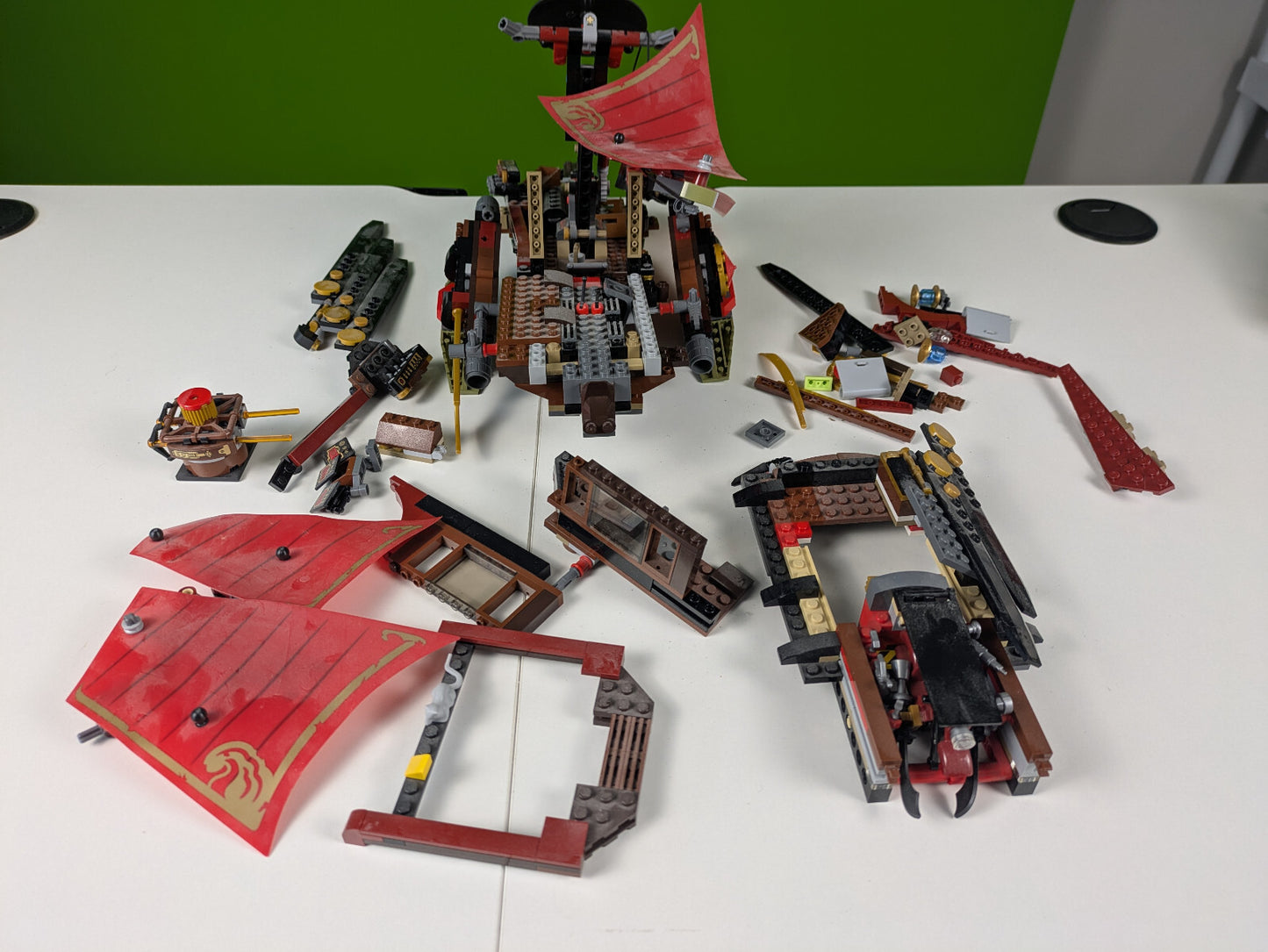 Lego NINJAGO: Possession: Final Flight of Destiny's Bounty Set 70738