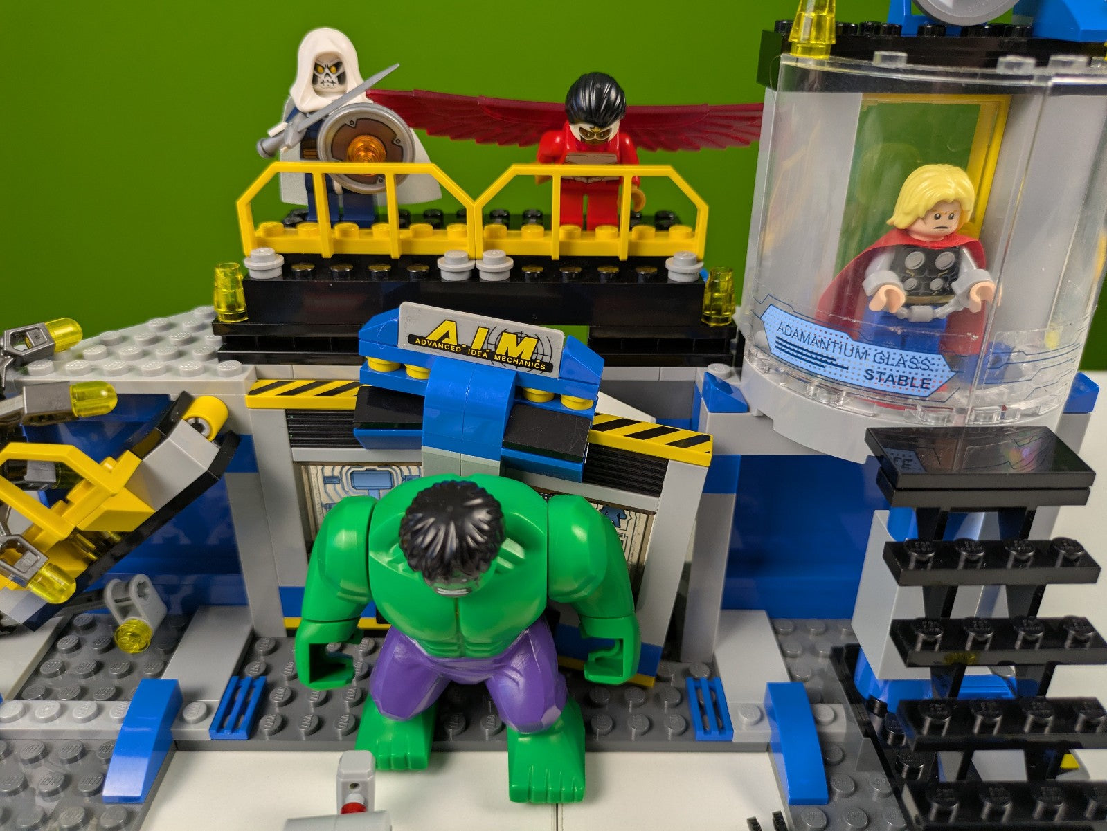 Lego Super Heroes: Avengers Assemble: Hulk Lab Smash Set 76018 - Incomplete Set
