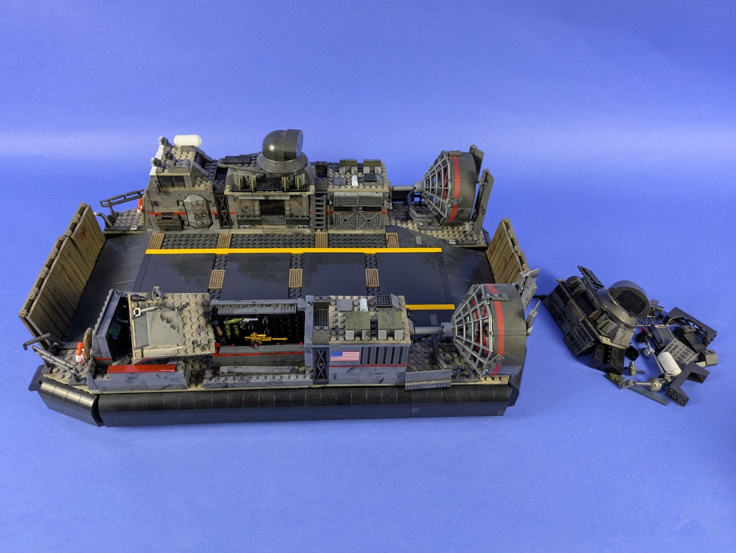 Mega Bloks Call of Duty Hovercraft Set DCL07 06859 - Hovercraft Only!