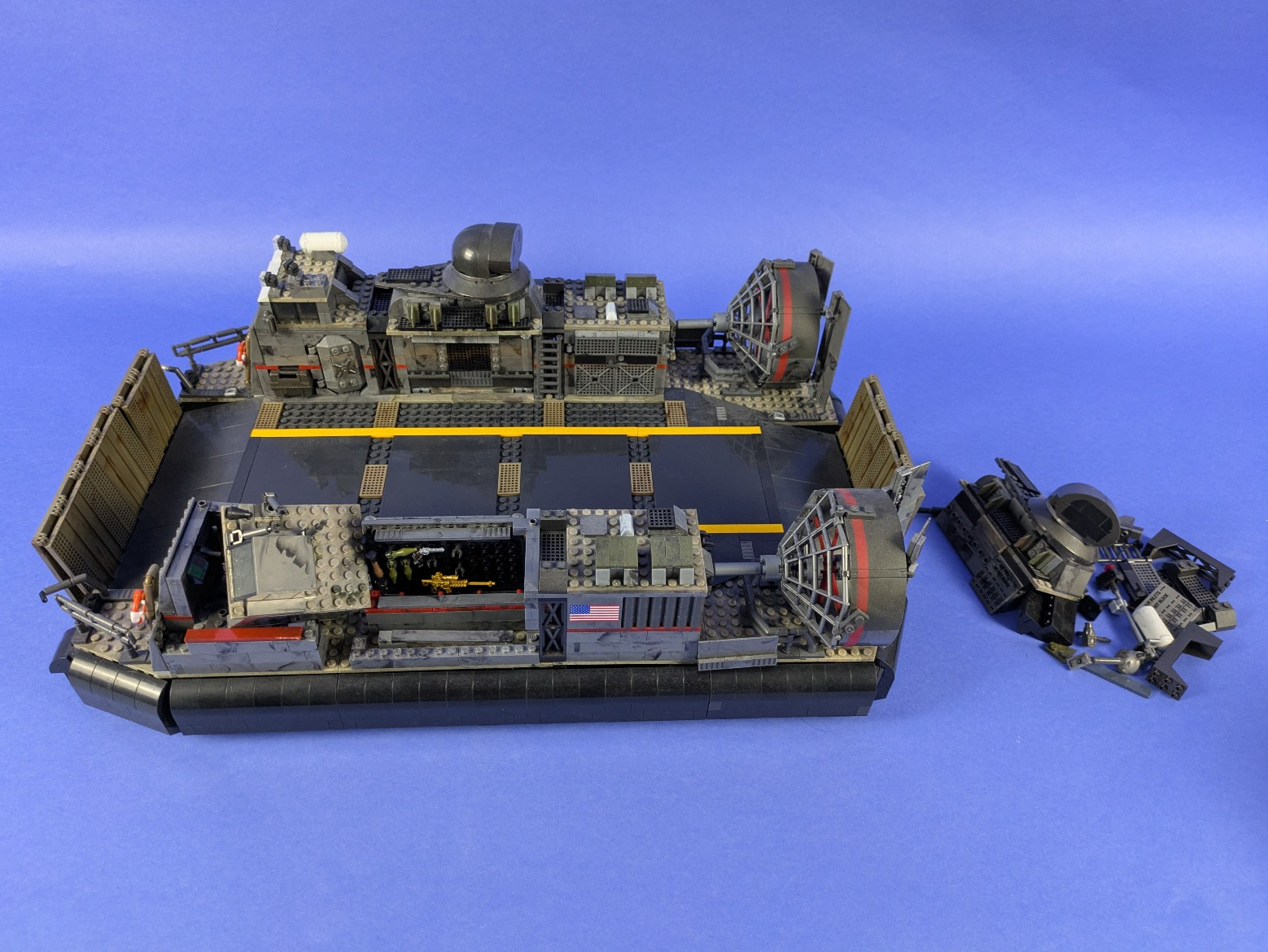 Mega Bloks Call of Duty Hovercraft Set DCL07 06859 - Hovercraft Only!