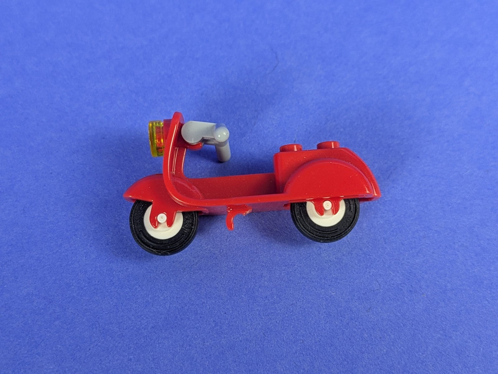 Lego Town: City: Riding Cycle: Scooter with Dark Tan Stand 15396c05 Set 60097