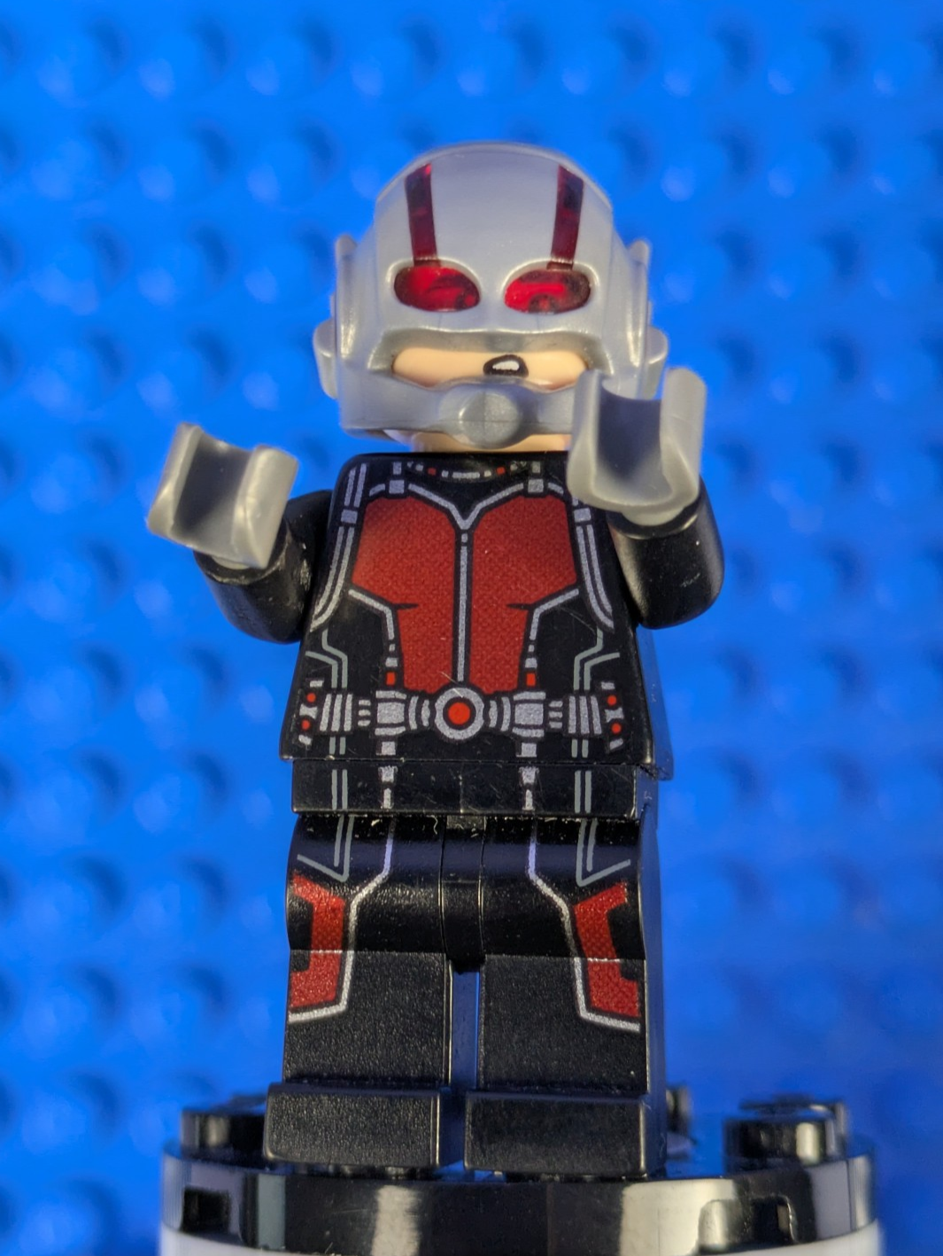 Lego Super Heroes: Ant-Man (Scott Lang) - Original Suit sh0201 Set 76039