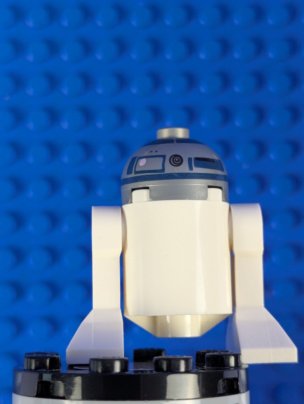 Lego Star Wars: R2-D2 - Flat Silver Head Astromech Droid sw0527a Set 75059