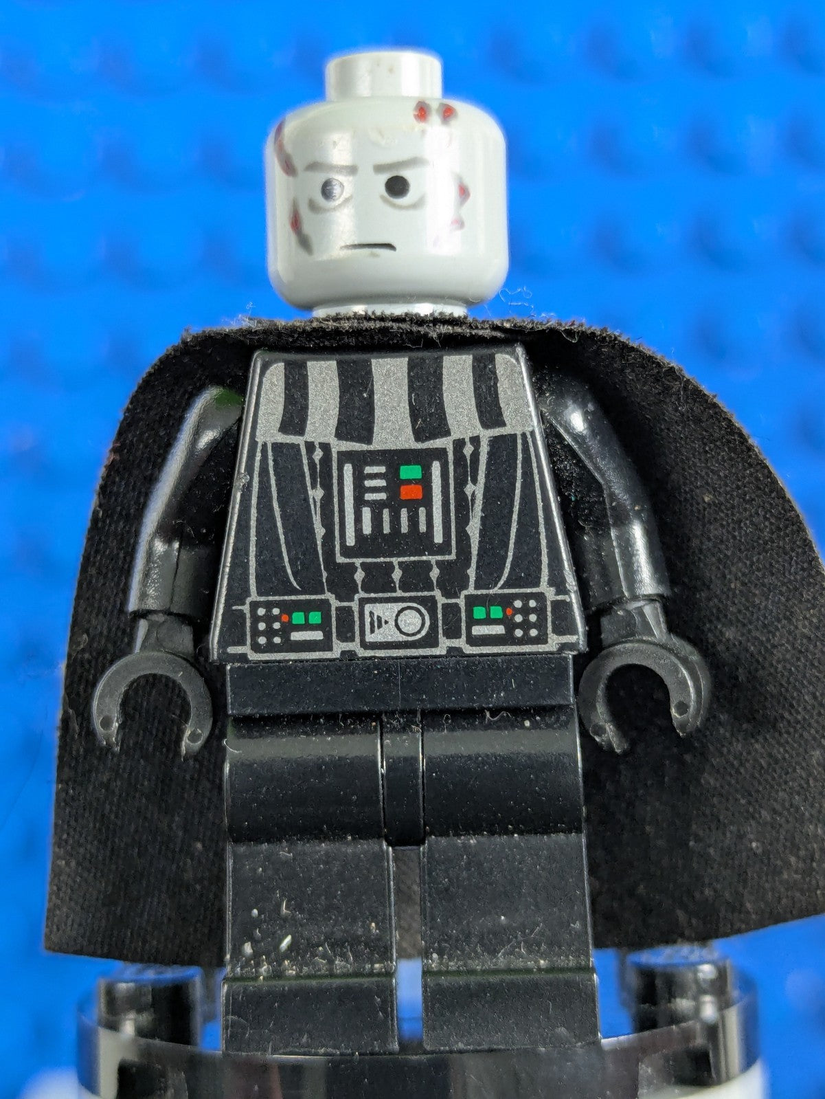 Lego Star Wars: Darth Vader (White Pupils) sw0277 Set 10212