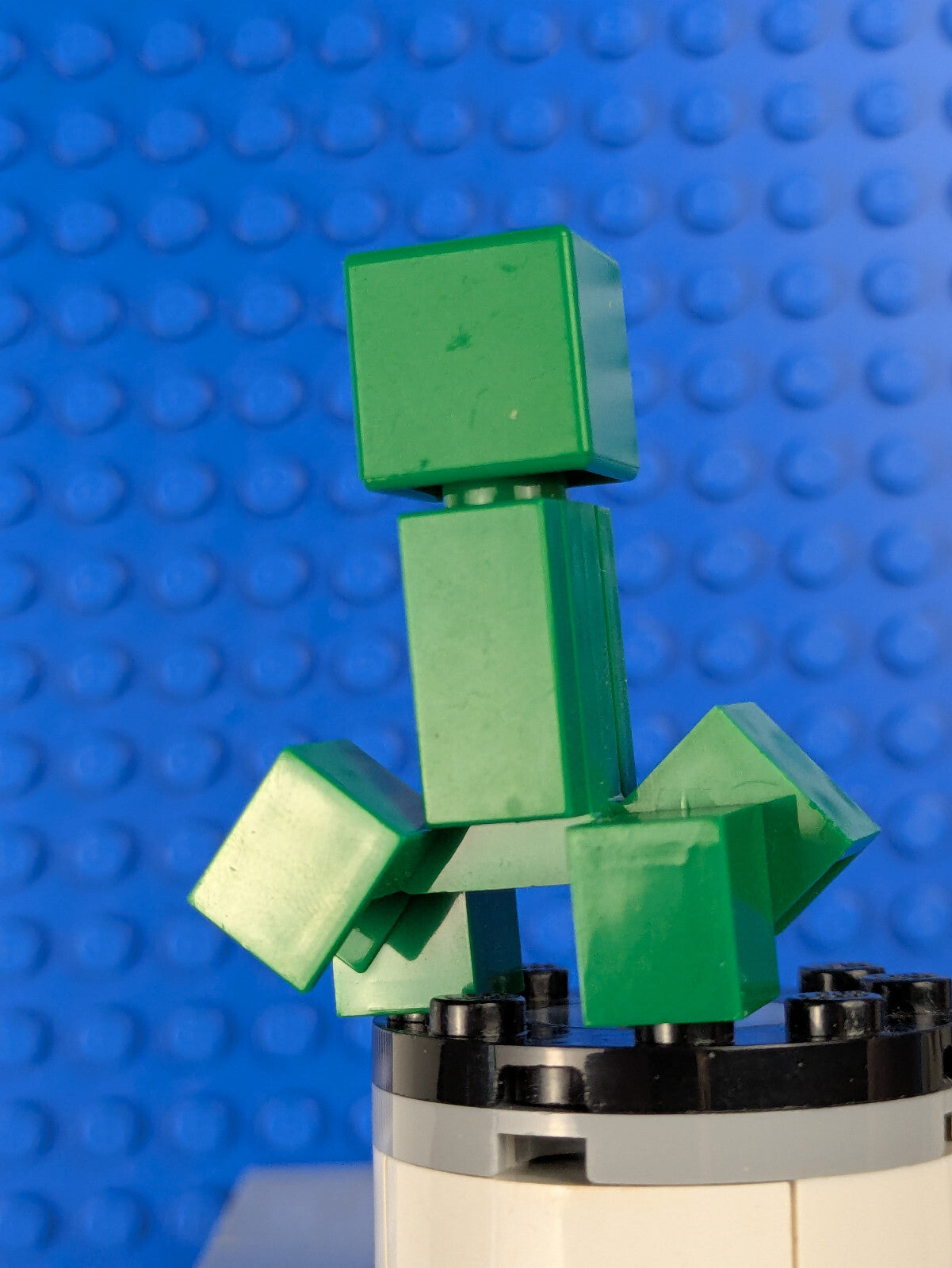 Lego Minecraft: Creeper min012 Sets 21118, 21243