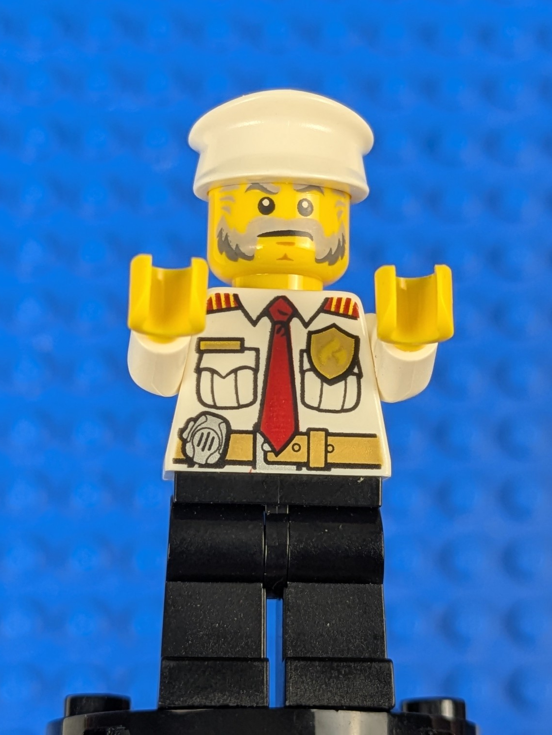 Lego Town: City: Fire: Fire Boat Captain - White Shirt cty0647 Set 60109