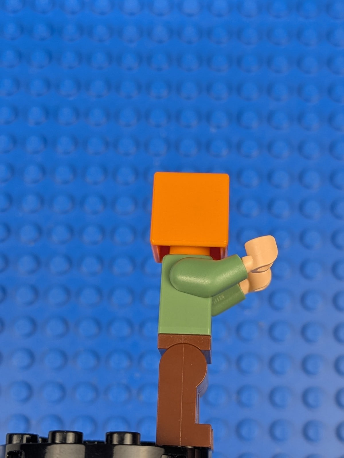 Lego Minecraft: Alex - Reddish Brown Legs min017 Set 21121