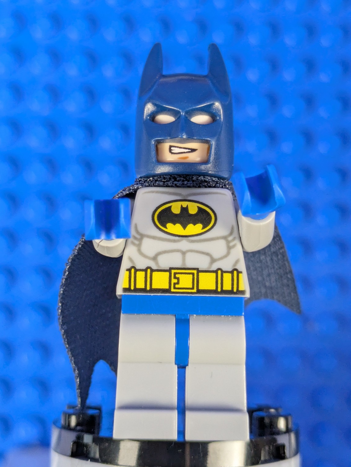 Lego Super Heroes: Batman - Light Bluish Gray Suit sh0111 Sets 10672, 10724