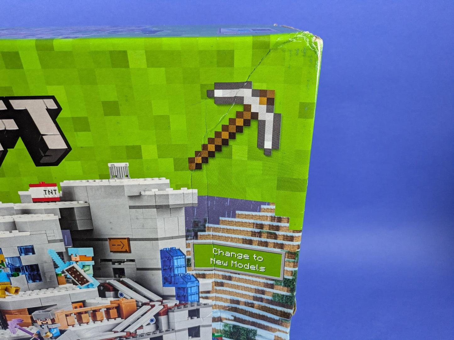 LEGO Minecraft The Mountain Cave 21137