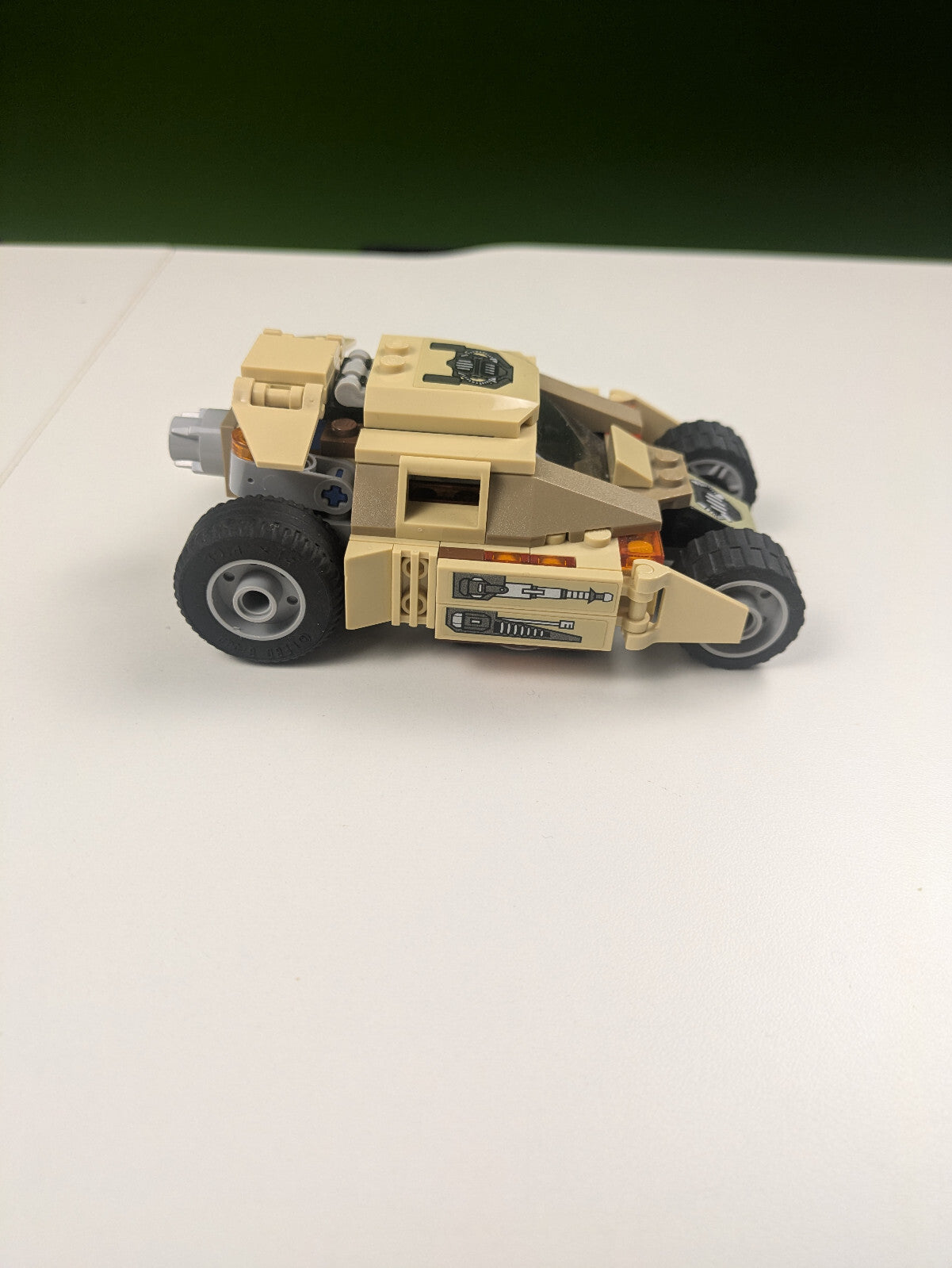 Lego Super Heroes: The Bat vs. Bane: Tumbler Chase Set 76001 - Incomplete