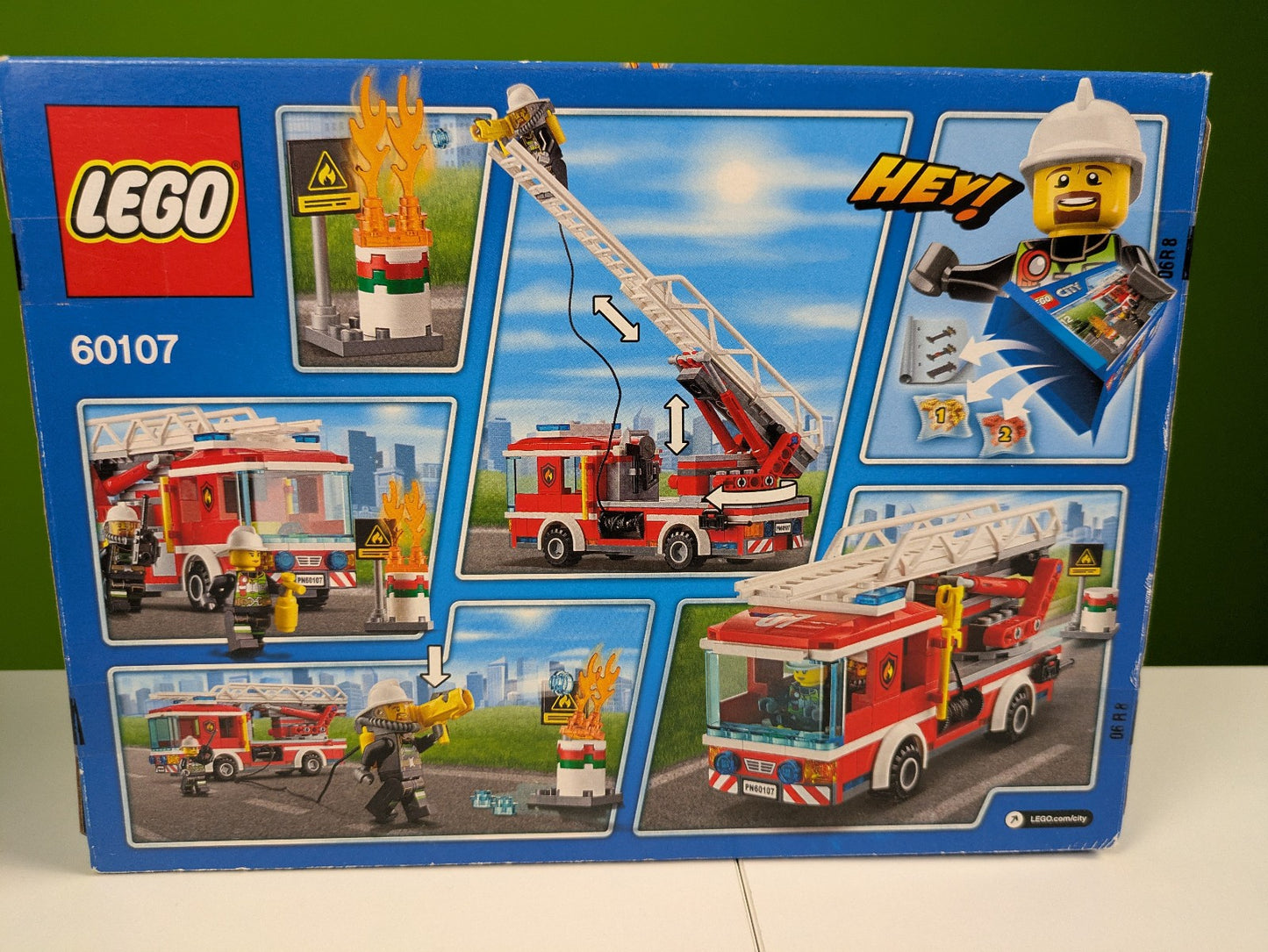 Lego Town: City: Fire: Fire Ladder Truck Set 60107 Brand New