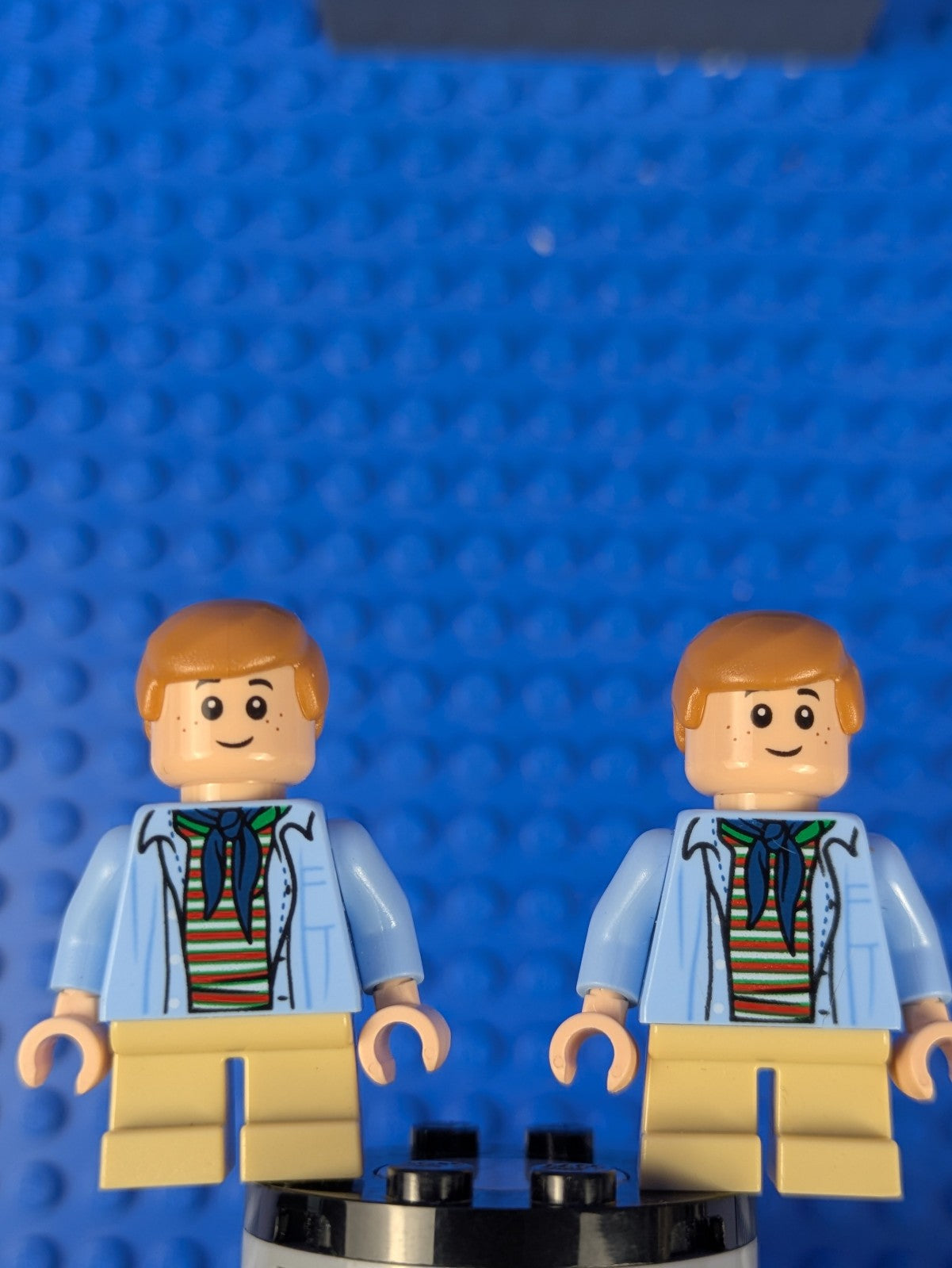 Lego Jurassic World: Tim Murphy - Bright Light Blue Shirt jw030 Set 75932