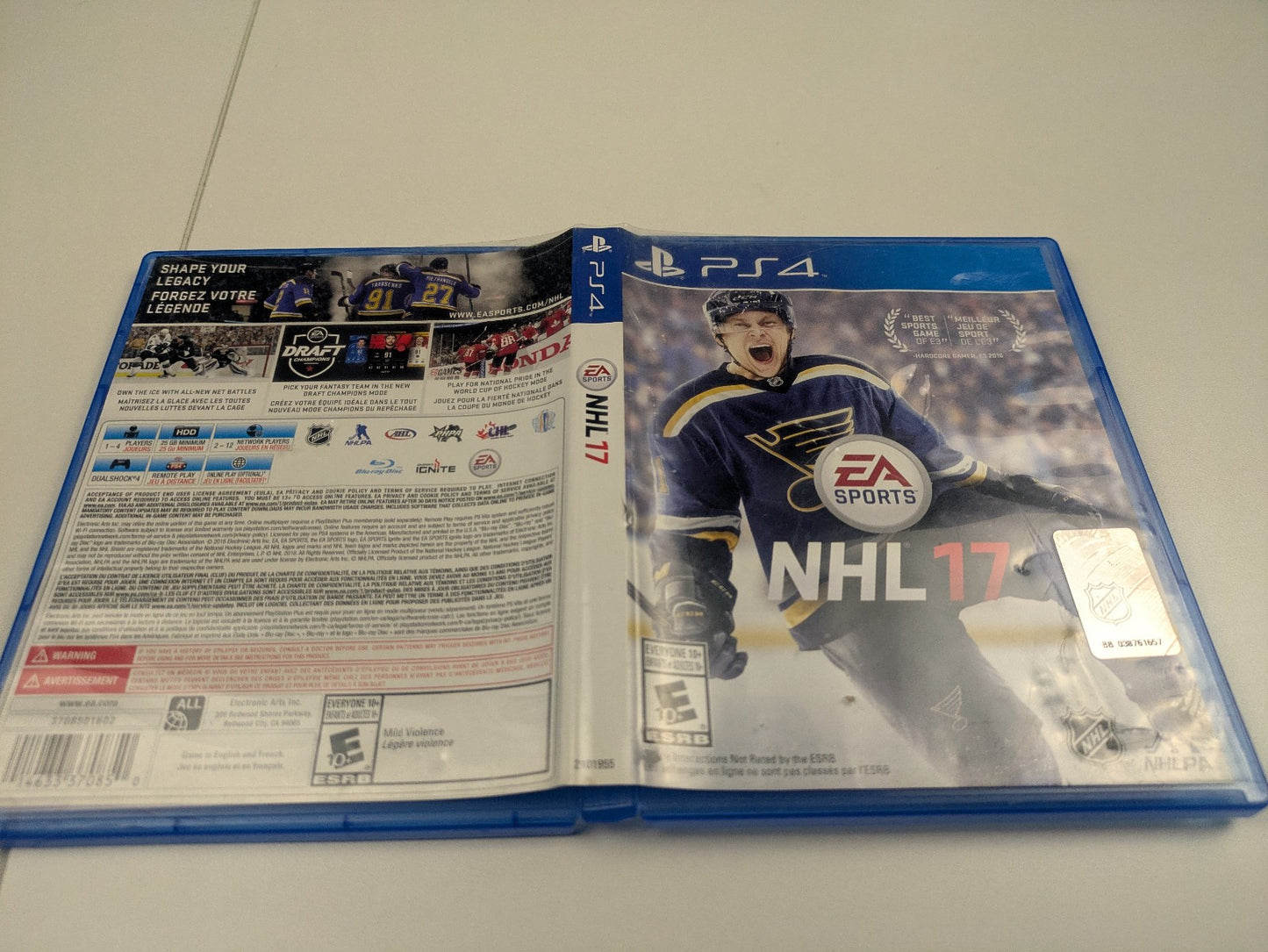 EA Sports NHL 17 (PS4, 2016) CIB