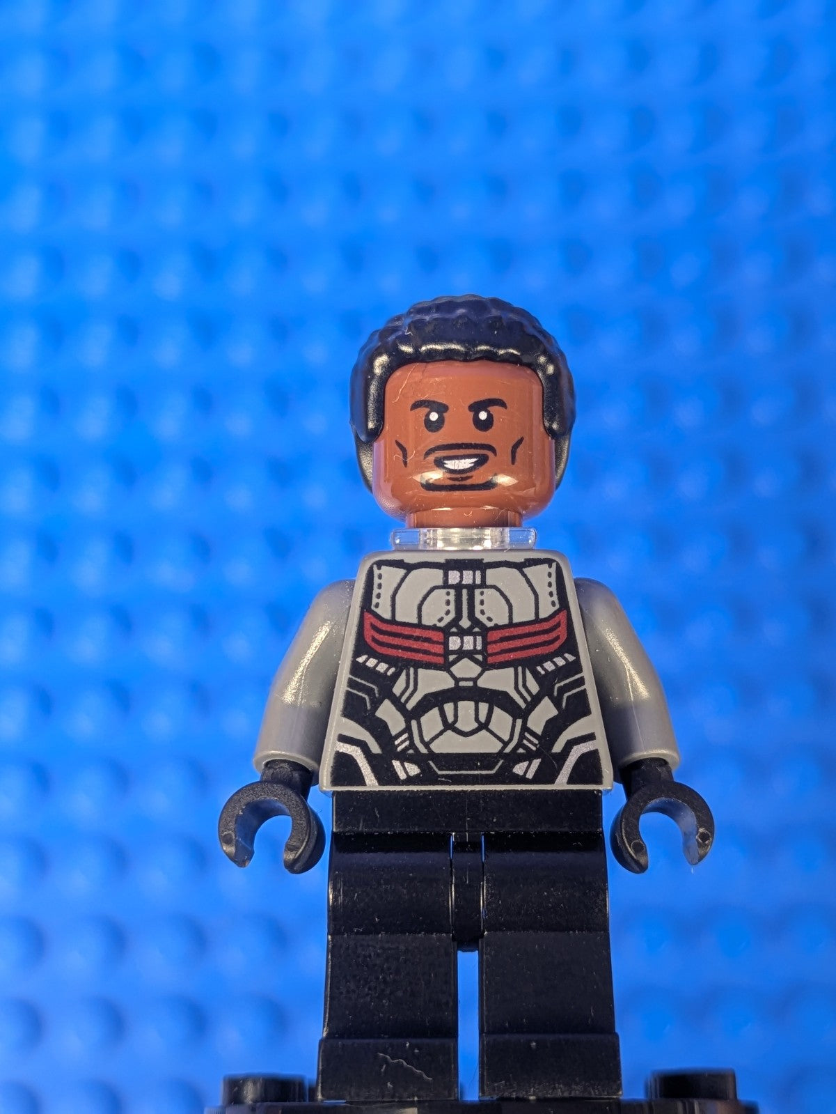 Lego Super Heroes: Falcon - Dark Bluish Gray and Black Suit sh0503 Set 76104