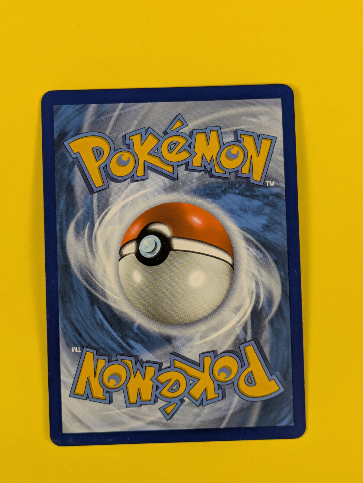 Pikachu V - 043/185 - Ultra Rare Vivid Voltage - Pokemon Card - NM