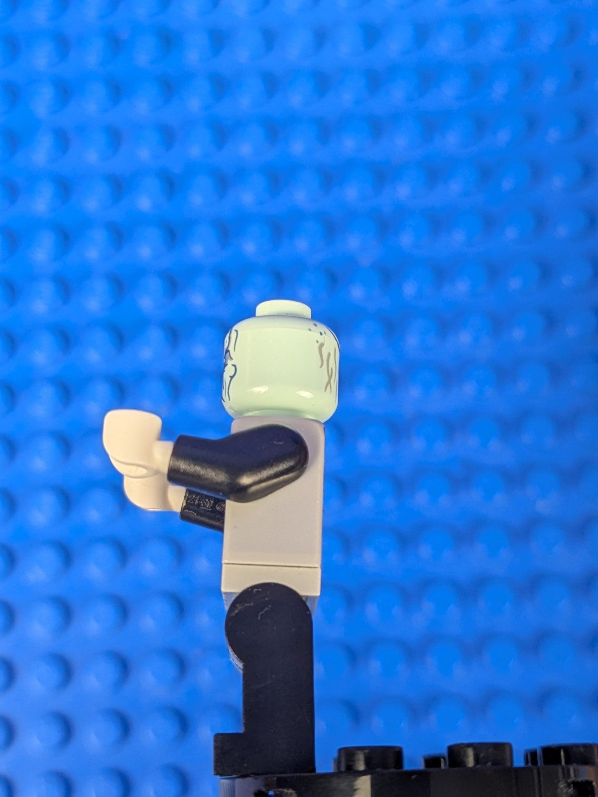 Lego Super Heroes: Ebony Maw - Light Aqua Head sh0508 Set 76108